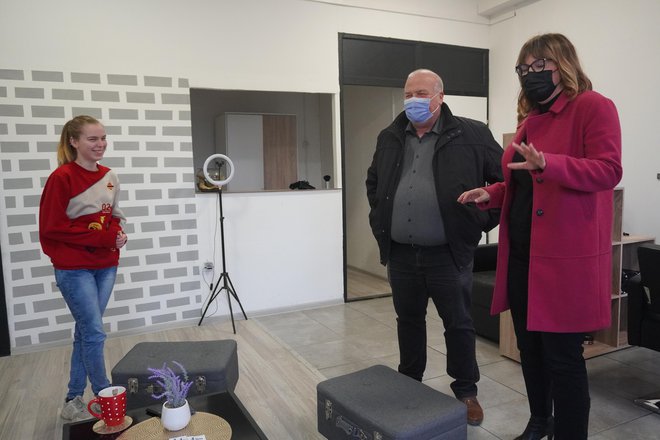 Mlada poduzetnica Melanija Akšić otvorila u Poljani frizerski salon uz pomoć države i Grada Lipika / Foto: Nikica Puhalo/MojPortal.hr
