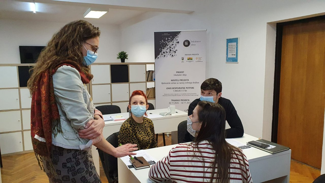 Fotografija: Polaznici su radili u grupama/ Foto: Inkubator ideja
