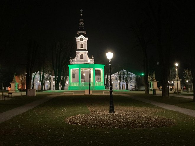 Bjelovarski paviljon svijetlio je zeleno u znak podrške u borbi protiv glaukoma/Foto: Facebook Tjedan oftalmologije Bjelovar
