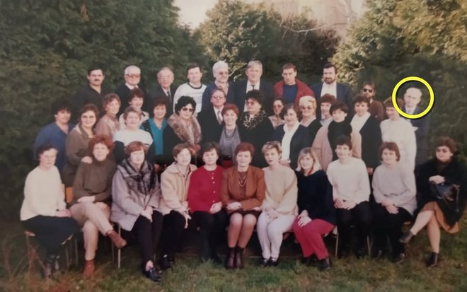 Josip Matota s kolegama profesorima i djelatnicima bjelovarske gimnazije 1998. godine/Foto: Gimnazija Bjelovar
