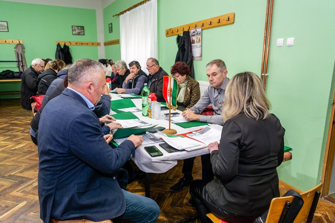 Zbog iznimnog doprinosa Vijeće je odlučilo nagraditi učitelje mađarskog jezika koji predaju mađarski jezik po modelu C na području BBŽ informatičkom opremom/Foto: Vijeće mađarske nacionalne manjine BBŽ
