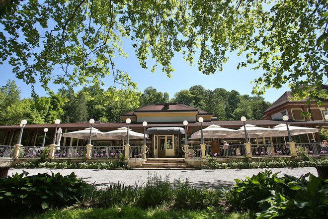 Barokni restoran Terasa nalazi se u prekrasnom okruženju Julijeva parka / Foto: Danijel Soldo/CROPIX

 
