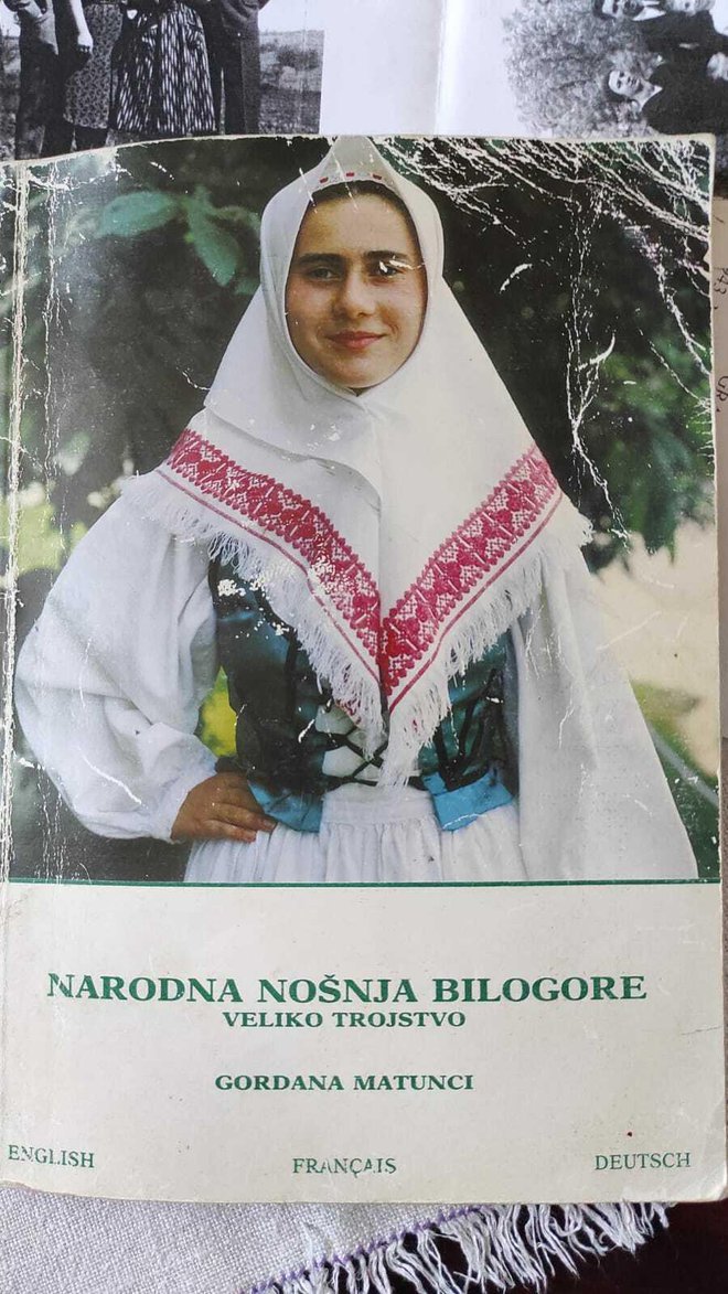 Kćerka Karmela na naslovnici prve napisane Gordanine knjige/Foto: Martina Čapo
