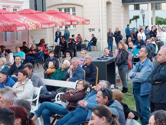 Publika na koncertu Ibrice Jusića održanom u petak u Tolicama Lipik / Foto: Compas.hr
