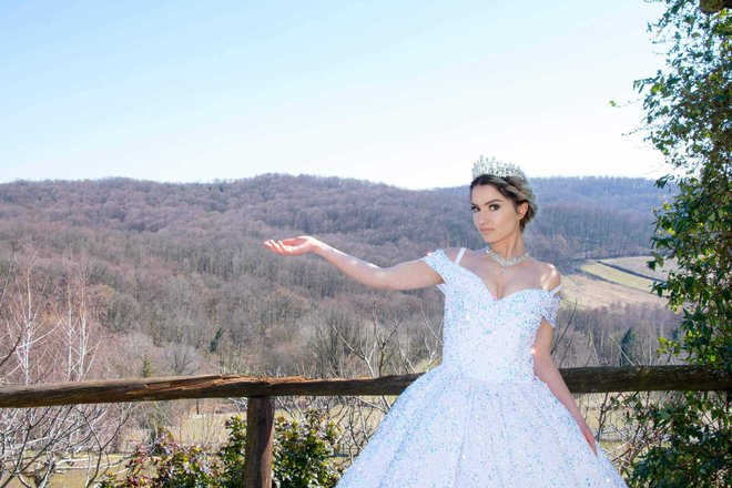 Sve djevojke koje su voljne nositi reviju vjenčanica trebaju se javiti organizatorima i doći u nedjelju prijepodne u Gudovac/Foto: Salon vjenčanica Ivana

