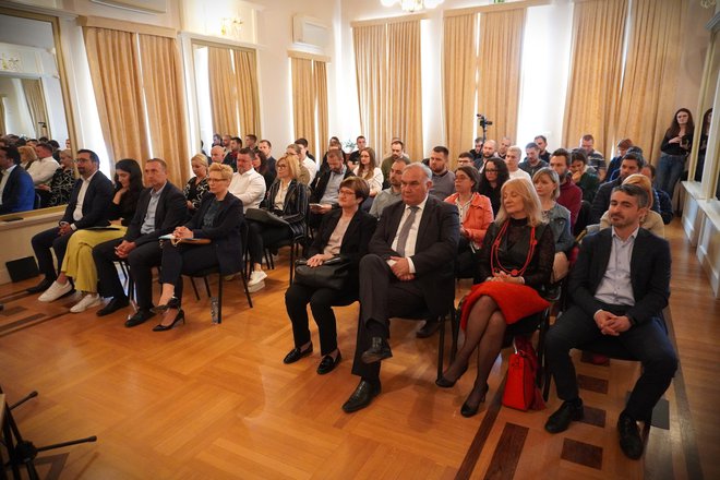 Uzvanici, gosti i polaznici na "Danima tehnologije u Lipiku"/Foto: Nikica Puhalo/MojPortal.hr
