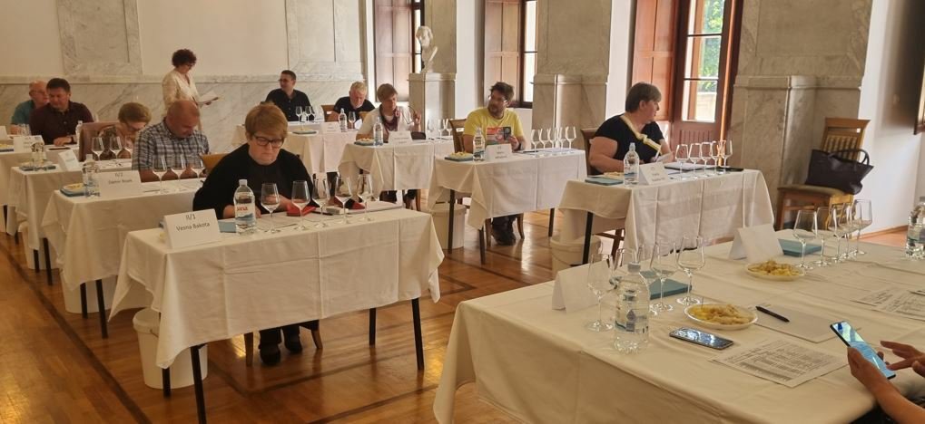 Fotografija: Sva su vina visokokvalitetna, potvrdila je predsjednica komisije za ocjenjivanje vina/Foto: TZ Daruvar - Papuk
