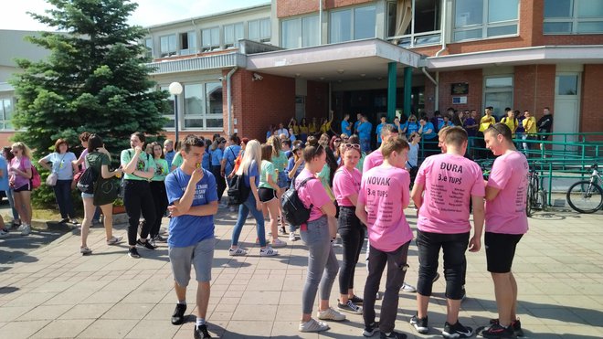 Okupljanje je započelo kod srednjoškolskog centra/ Foto: Deni Marčinković
