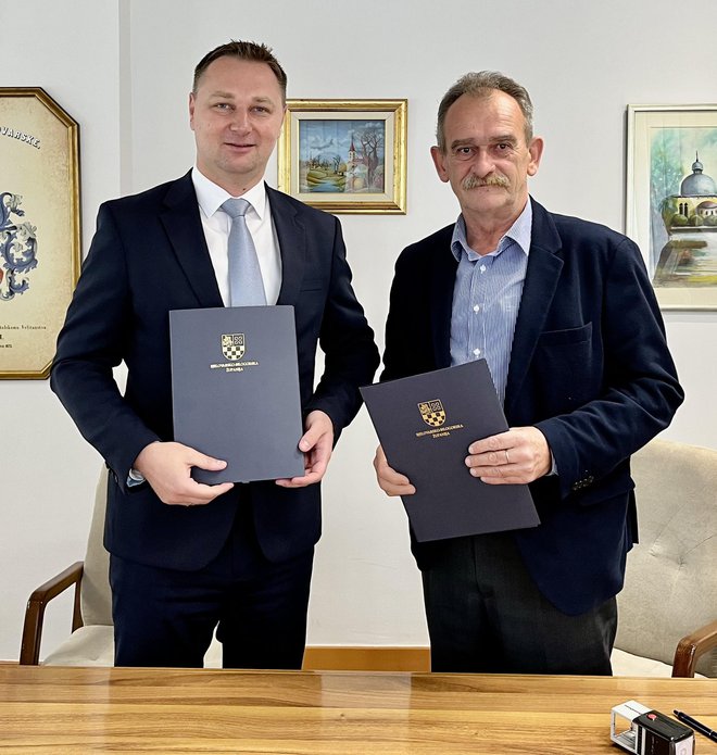 Ugovor su potpisali župan Marko Marušić i predsjednik Županijske komore Goran Grgić/ Foto: BBŽ
