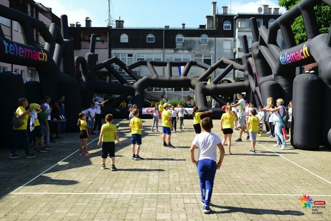Središnji gradski trg pretvoren je u pravu sportsku arenu/Foto: KruGarešnica.info
