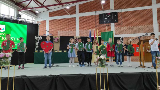 Osnovnoškolci su izveli dirljivu pjesmu i na jedinstven način prezenetirali zašto vole Veliko Trojstvo/Foto: Martina Čapo
