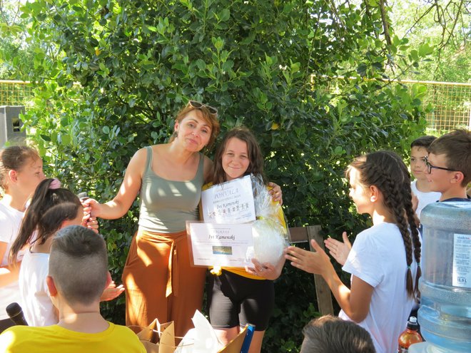 Iva će za nagradu u Tkon na ljetovanje/Foto: Osnovna škola Dežanovac
