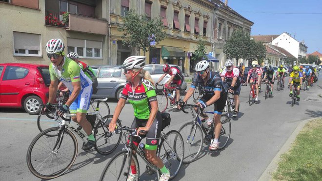 Unatoč vrućini, biciklisti su bili odlično raspoloženi/Foto: Martina Čapo
