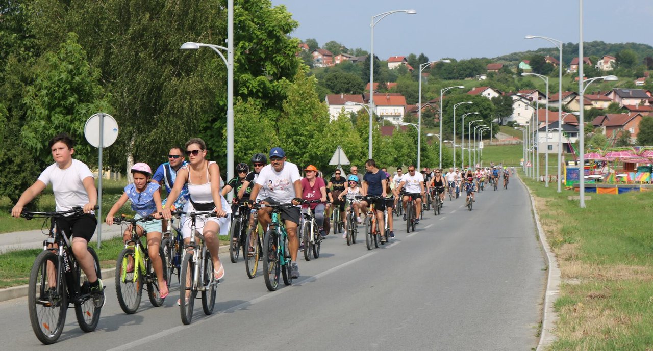 Fotografija: Tradicionalna biciklijada svake godine okuplja sve više biciklista/Foto: Pakrački list
