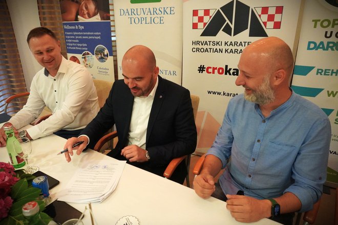 Potpisivanje ugovora / Foto: Nikica Puhalo/MojPortal.hr
