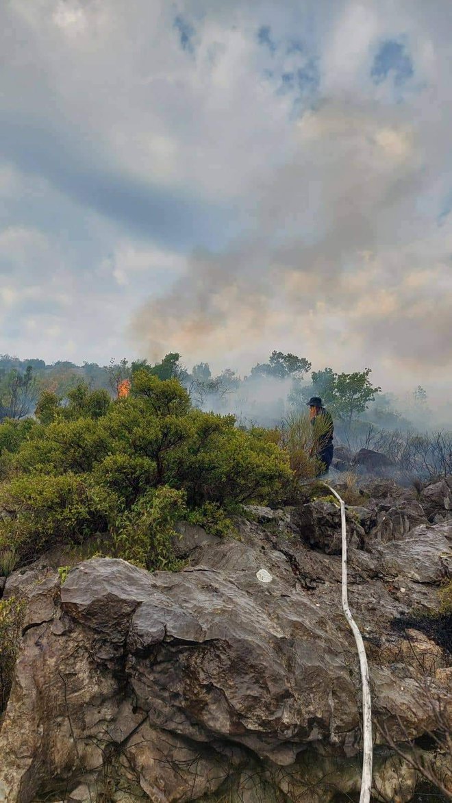 Problem u gašenju požara predstavlja nepristupačan teren/ Foto: JVP Daruvar
