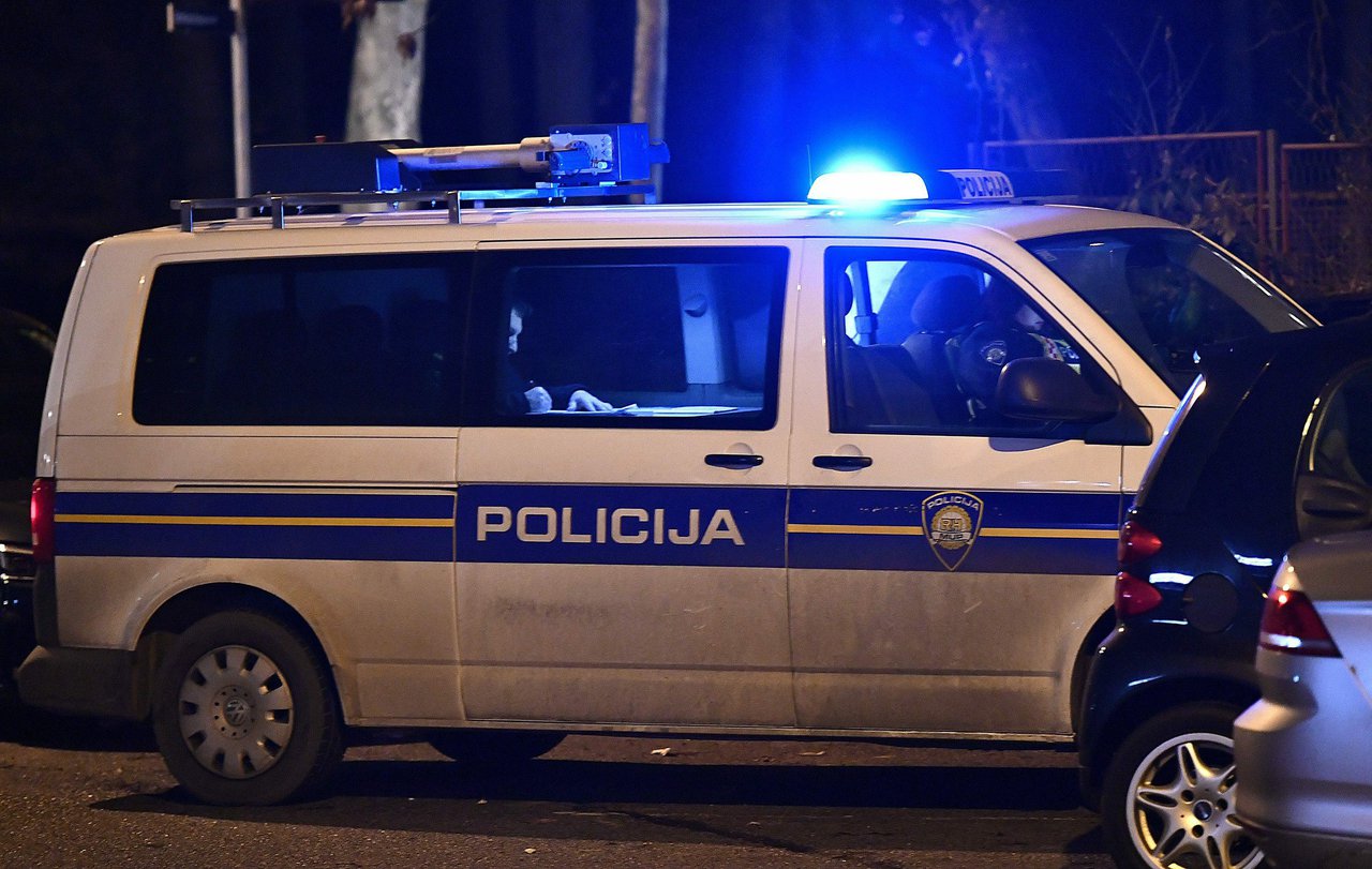 Fotografija: Policija je u Novoj Rači imala pune ruke posla/ Foto: Ronald Goršić/CROPIX
