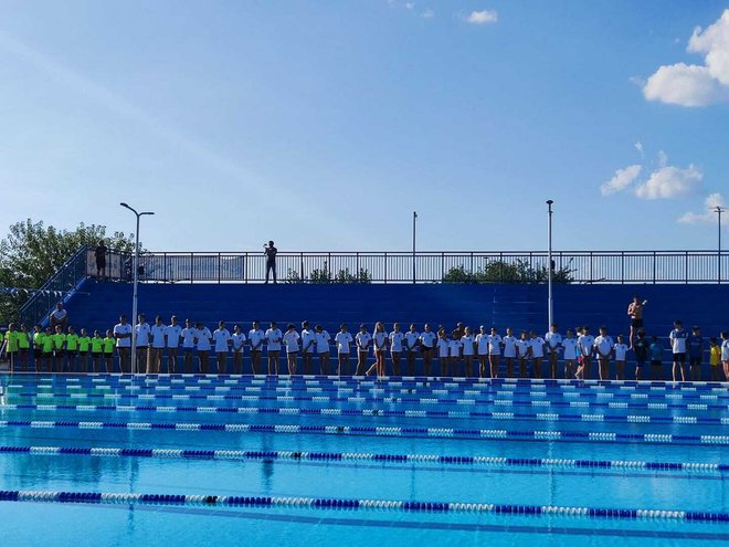Jedini natjecatelji u Đakovu koji ne treniraju u zatvorenom bazenu upravo su Bjelovarčani/ Foto: Bjelovarski plivački klub
