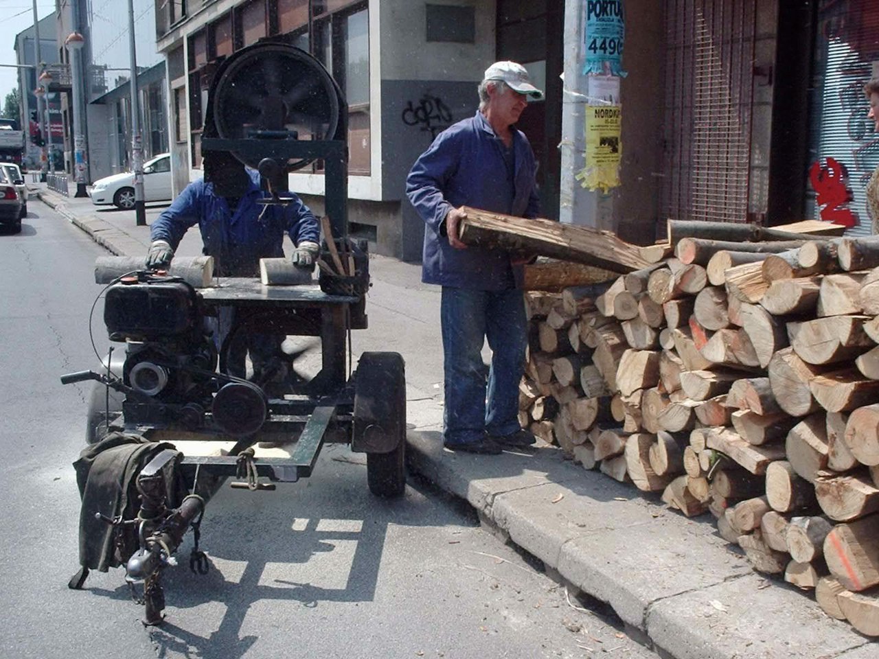 Fotografija: Korisnici Zajamčene minimalne naknade s područja Grada Pakraca koji se griju na drva dobit će 1050 kuna/Foto: Antonija Knezevic, CROPIX
