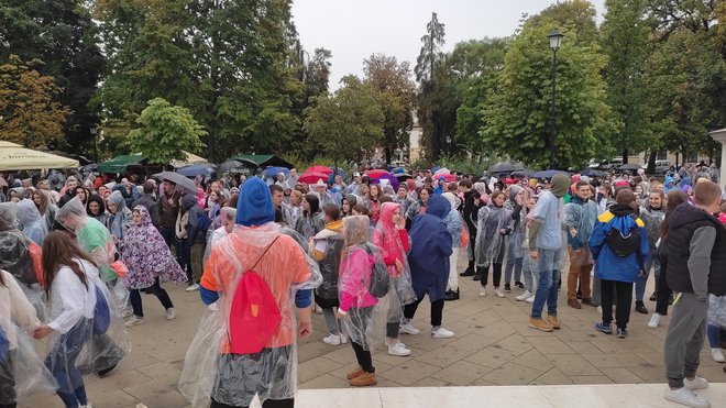 Mladi su se oko podneva okupili u bjelovarskog središnjem parku/ Foto: Deni Marčinković
