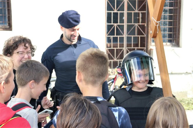 Policijski štand djeci je bio posebno zanimljiv/Foto: Compas.hr
