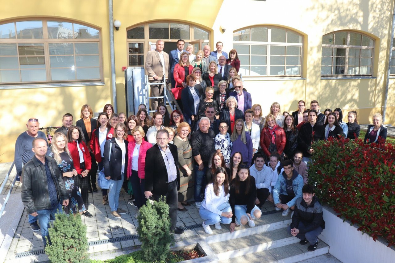 Fotografija: Zajednička fotografija svih sudionika konferencije/Foto: Compas.hr
