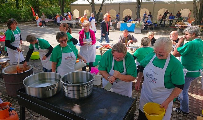 Zajednica Talijana Lipik već je do 12 sati očistila roštilj/Foto: Mario Barać/MojPortal.hr
