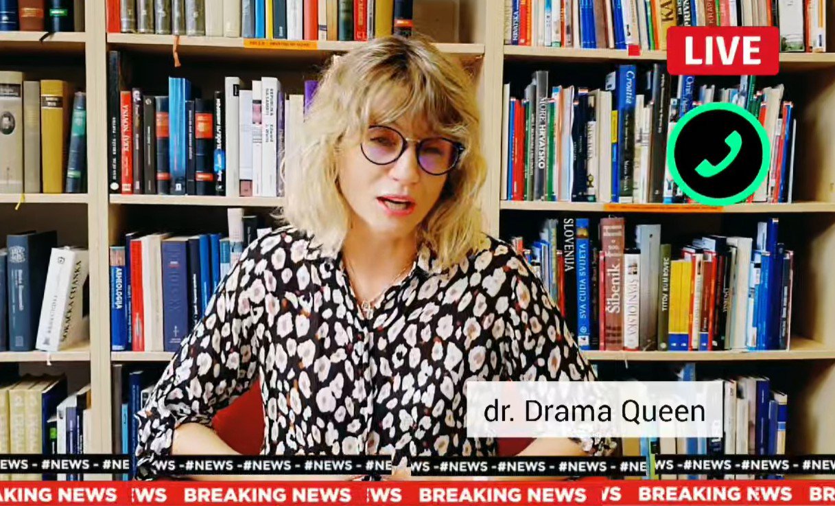 Fotografija: Voditeljica Dječjeg odjela daruvarske knjižnice Danijela Marić kao dr. Drama Queen/Foto: Screenshot
