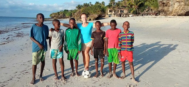 Mala trkačka reprezentacija, Diani Beach, Mombasa, Kenya/Foto: Privatni album Zdenka Zvonarek
