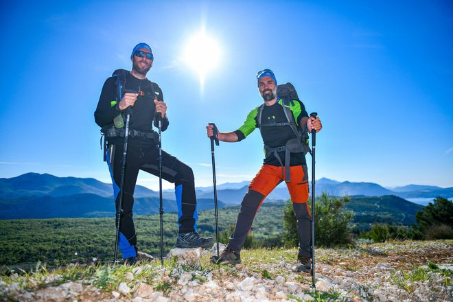 Ranko Dragičević i Daniel Lončar tokom humanitarne akcije duge 1100 kilometara za 1100 terapija. Na fotografiji: Ranko Dragicevic i Daniel Loncar.
Foto: Tonci Plazibat/CROPIX
