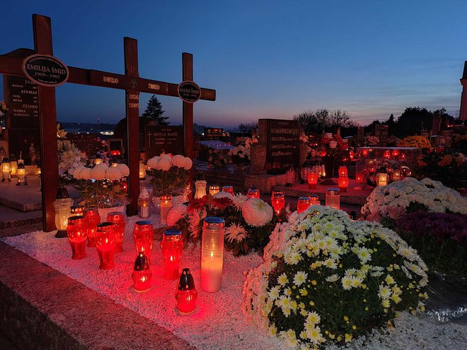 Svečano je bilo večeras u Bjelovaru, na groblju Svetog Andrije/Foto: Martina Čapo
