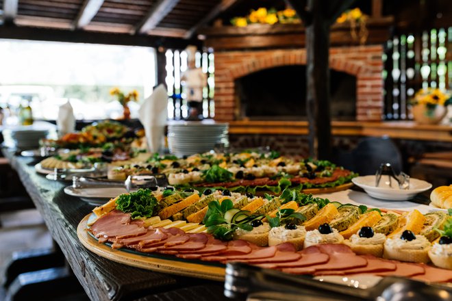 Gosti mogu birati razna jela/Foto: Hotel Picok Đurđevac
