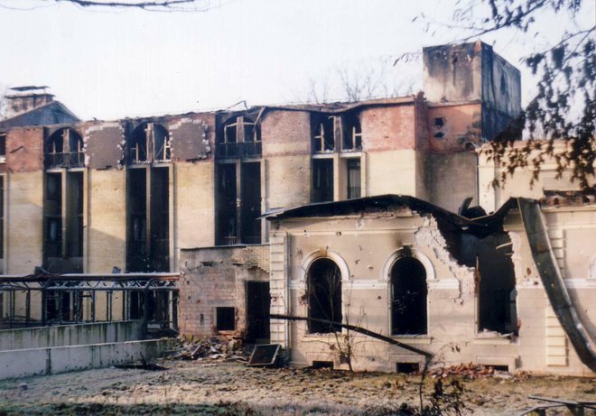 Hotel koji je u Lipiku izgrađen 1983. u potpunosti je uništen tijekom Domovinskog rata. Bio je 85 posto popunjen tijekom cijele godine/ Foto: Povijesno društvo Lipik-Pakrac
