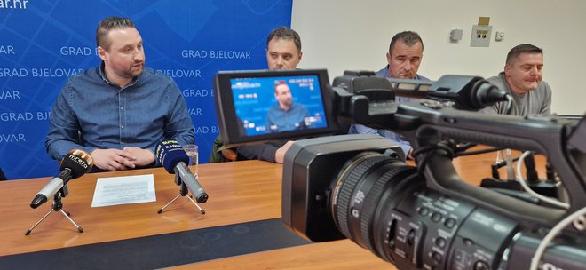Igor Brajdić i članovi MK Bjelovar/ Foto: Grad Bjelovar

