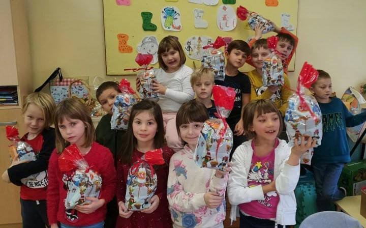 Fotografija: Čak 1360 daruvarskih mališana sutra će dobiti poklon pakete od Svetog Nikole/Foto: Vladimir Bilek
