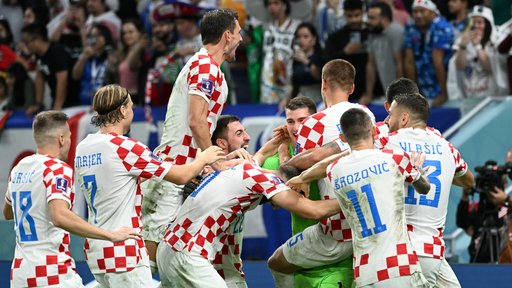 Hrvatska je u četvrtfinalu SP-a, čudesni Livaković u neviđenoj drami obranio tri penala!