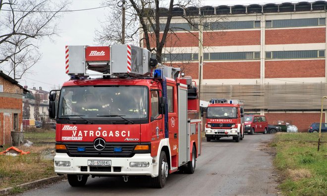 Vatrogasci stižu na teren/Foto: Predrag Uskoković/Grad Daruvar
