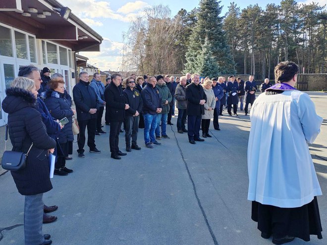 Okupljeni su molitvom odali počast poginulim herojima/Foto: Martina Čapo