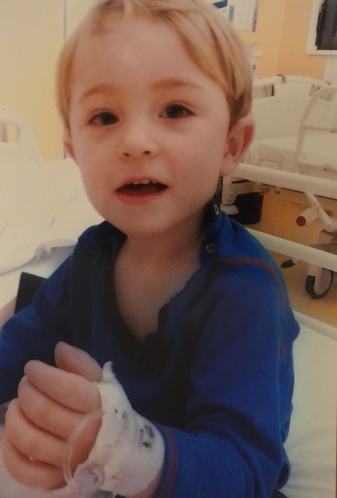 Teo u bolnici kada je imao tri godine/Foto: Privatni album