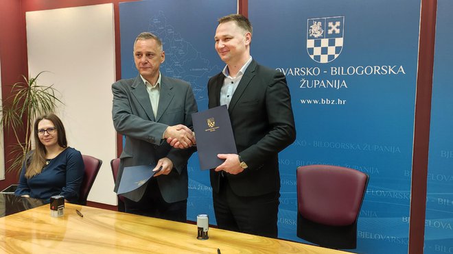 Marko Marušić i Damir Pavec potpisali su sporazum o sufinanciranju projekata i aktivnosti županijske obrtničke komore/ Foto: Deni Marčinković