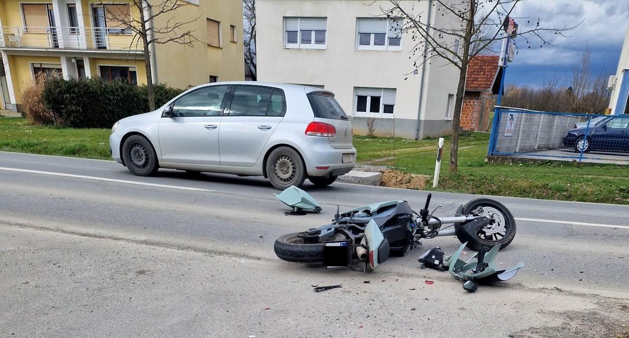 Fotografija: Motocikl nakon sudara/Foto: Čitatelj