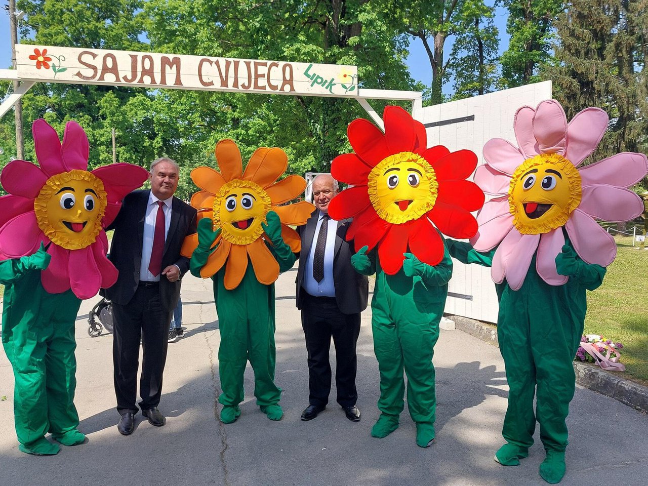 Fotografija: Dožupan Ferdinand Troha i gradonačelnik Vinko Kasana na Sajmu cvijeća u Lipiku/Compas.hr