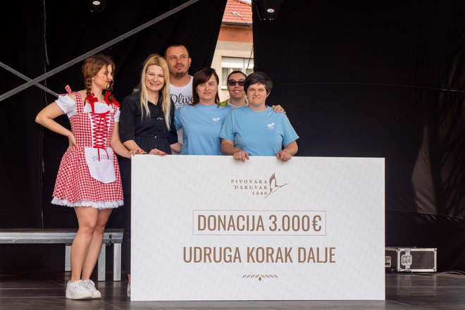 Pivovara Daruvar uručila je Udruzi Korak donaciju/Foto: Predrag Uskoković/Grad Daruvar