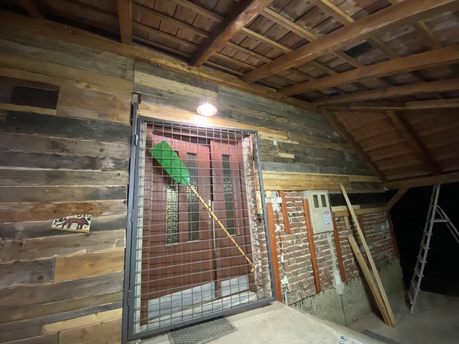 Staro veslo krasi zid Dabine kuće za odmor/Foto: Privatni album
