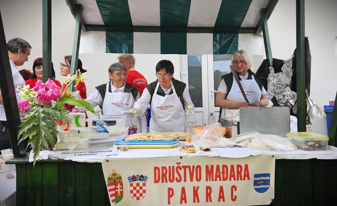Mađari su pripremili niz svojih specijaliteta/Foto: Nikica Puhalo/MojPortal.hr