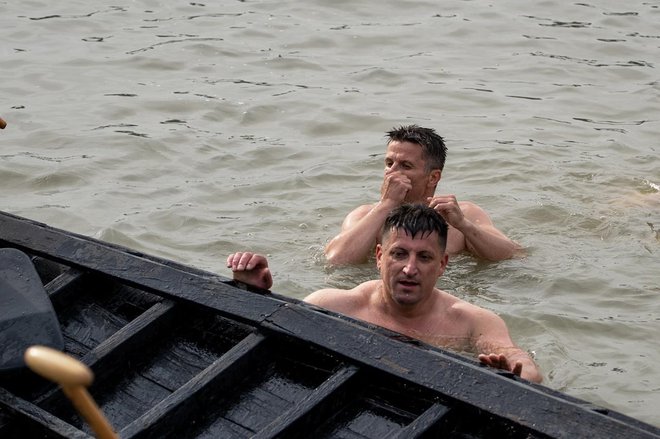 Neki veslači su se i okupali/Foto: PHI MEDIA/Antonio Pejša