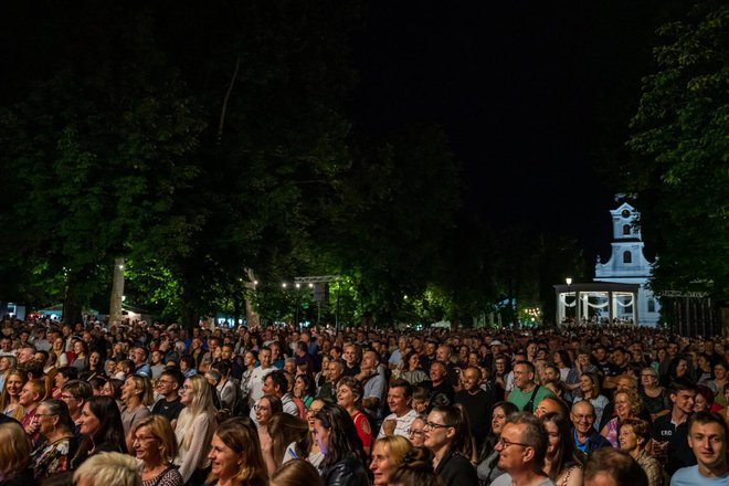 Na drugom koncertu skupilo se još više ljudi/ Foto: Stipe Boščić/Grad Bjelovar