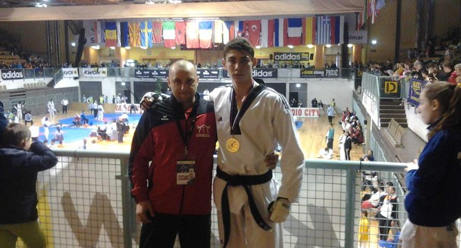 Kiki s trenerom Ivanom Daskijevićem/Foto: Taekwondo klub Omega