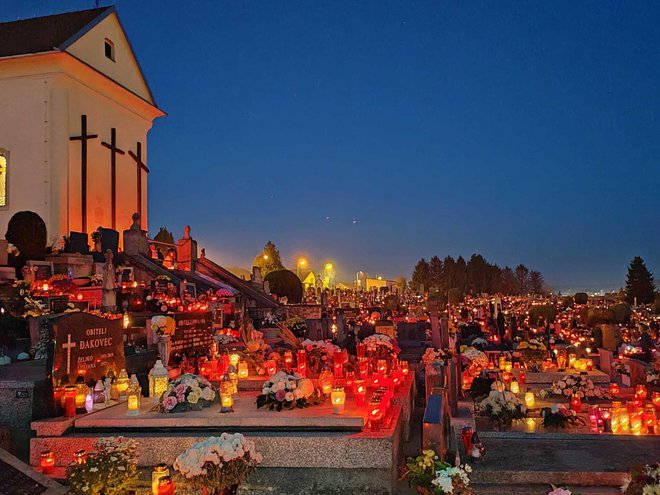 Divan i svečan prizor s bjelovarskog groblja/Foto: Martina Čapo