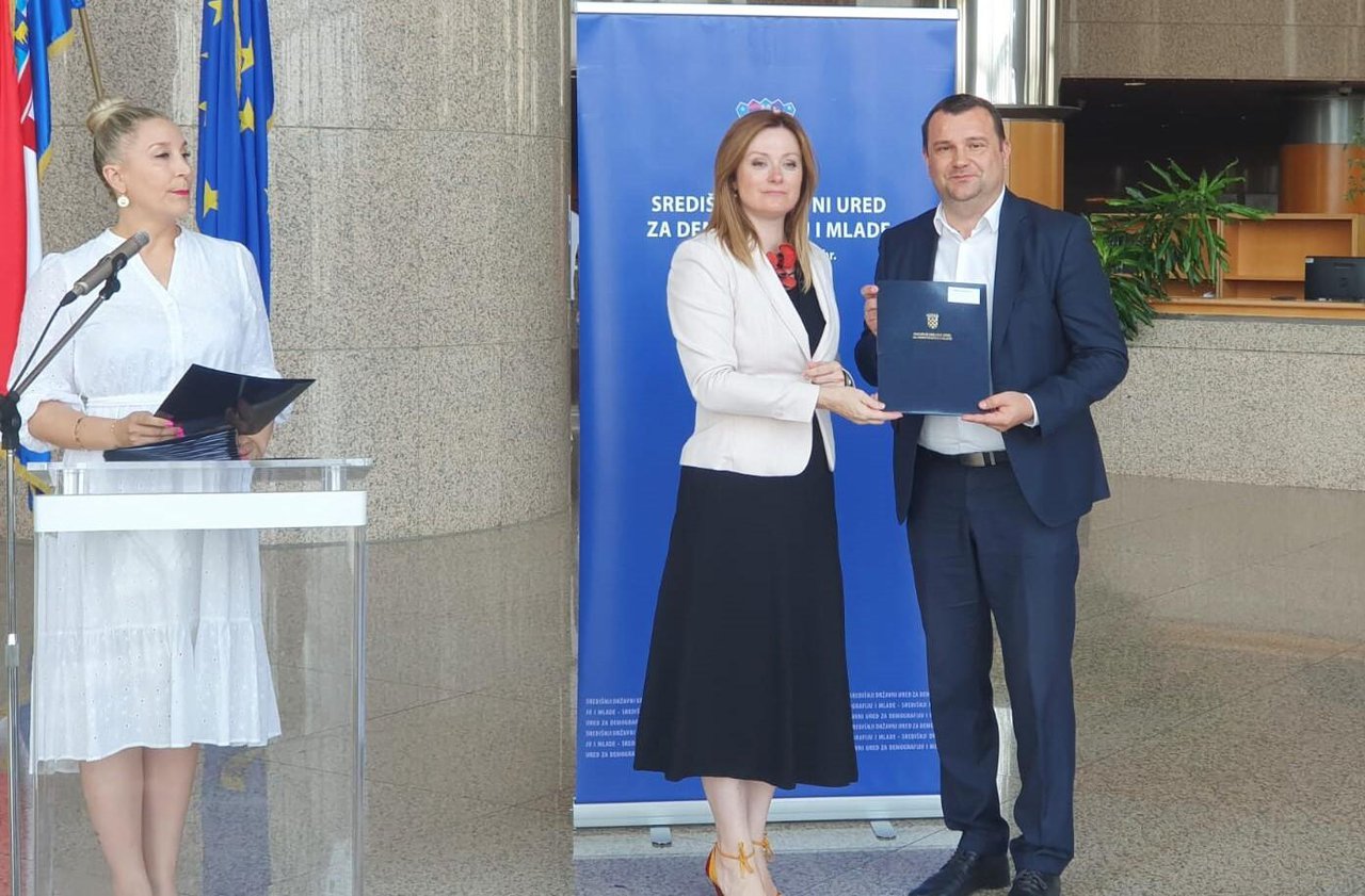 Fotografija: Državna tajnica Željka Josić i gradonačelnik Grada Daruvara Damir Lneniček/Foto: MDOMS